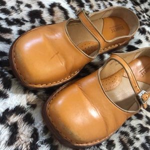 Born leather Mary Jane clogs. Size 9. Gold.